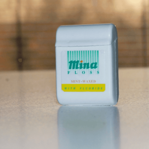 نخ دندان نعنایی مینا