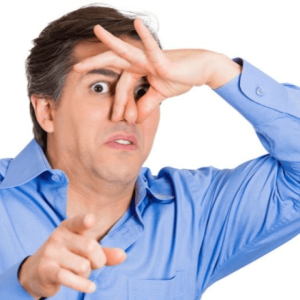 رفع بوی بد دهان با نخ دندان مینا