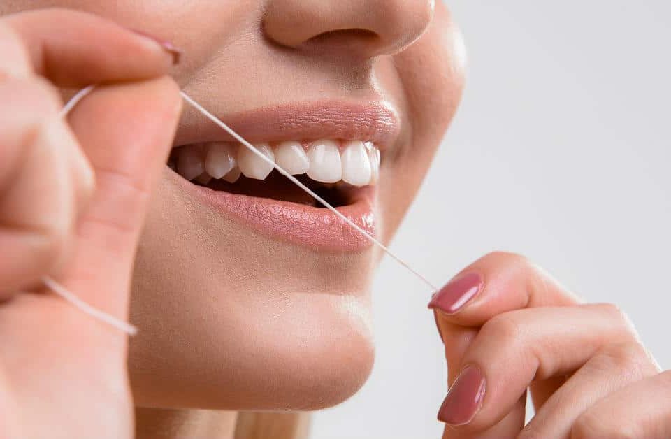 Different types of dental floss