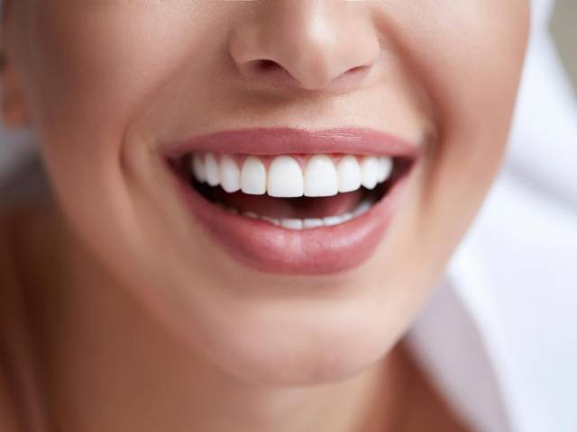 نکات مهم در مراقبت از مینای دندان | شرکت نخ دندان مینا