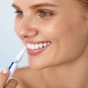 آشنایی با قلم سفید کننده دندان | شرکت نخ دندان مینا