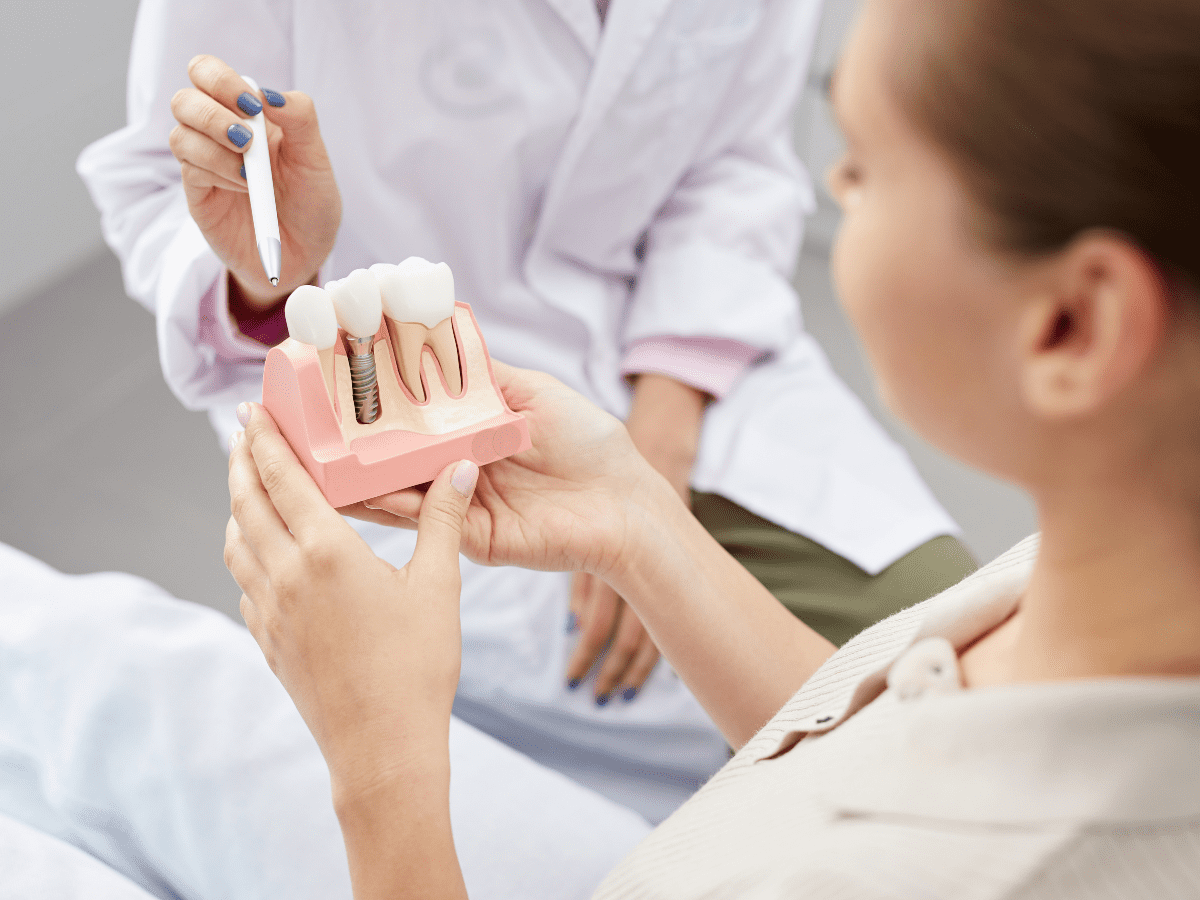 مراحل ایمپلنت دندان فوری | نخ دندان مینا