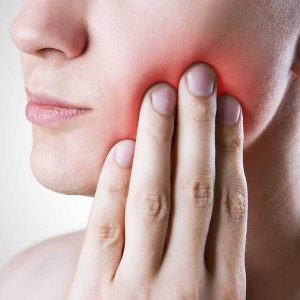 بررسی عوامل درد لثه | نخ دندان مینا