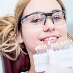 لومینیرز دندان چیست و چگونه نصب می‌شود؟