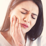 کشیدن دندان یا درمان ریشه کدام یک می‌تواند روش درمانی بهتری باشد؟
